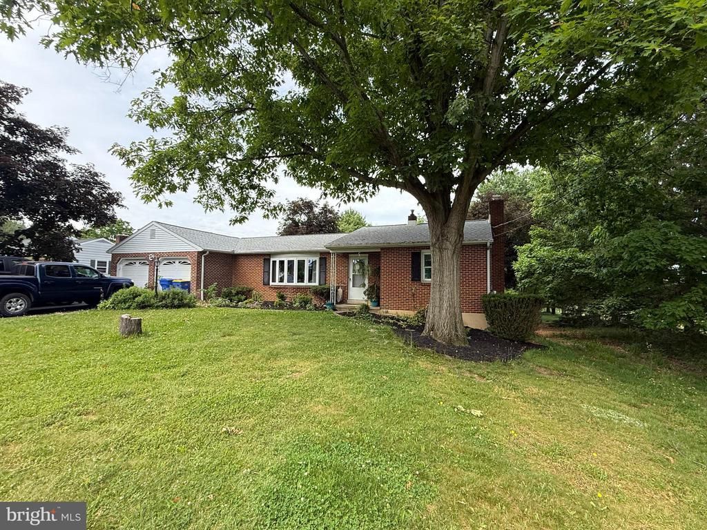 169 Trail Rd, Hershey, PA 17033 Main Photo