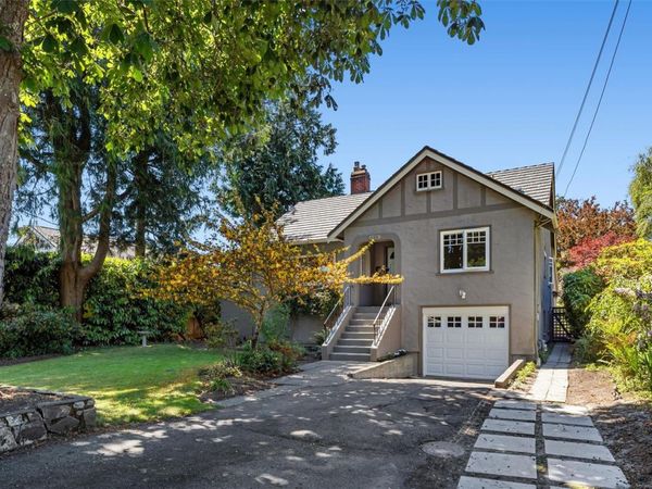 1166 Transit Rd , Oak Bay, BC V8S 5A3