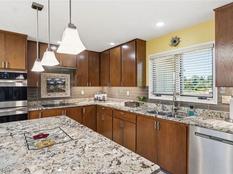 21300 Oak Bark Trail , Unit 9, Strongsville, OH 44149 Photo 11