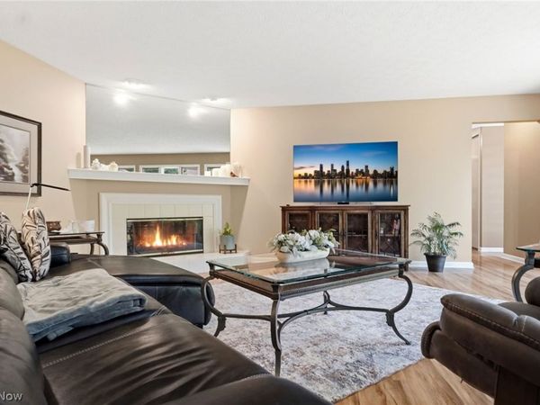 21300 Oak Bark Trail , Unit 9, Strongsville, OH 44149