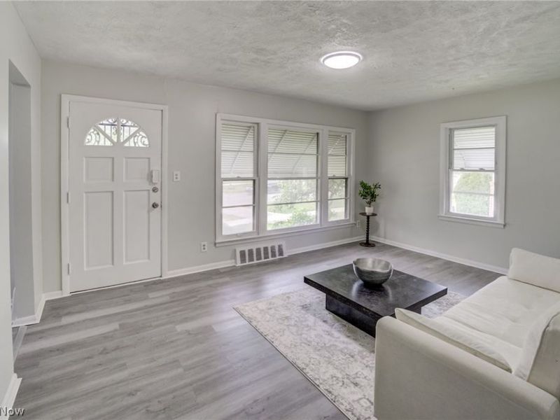 4383 Wyatt Road , Cleveland, OH 44128 Photo 5