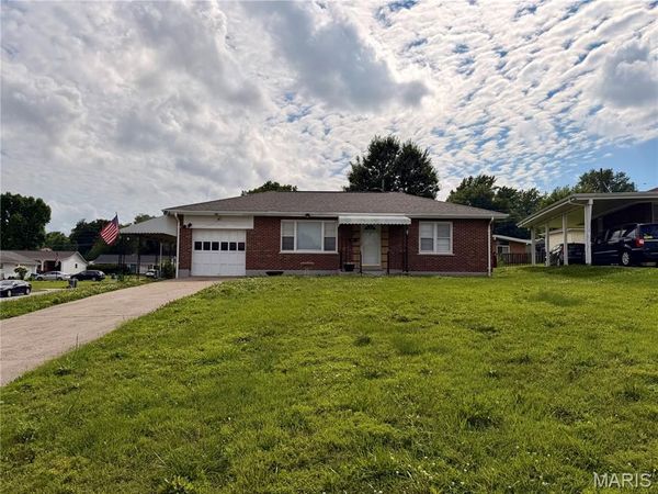 11 Rose Court , St Charles, MO 63301