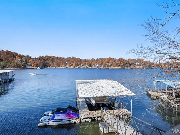 21 Jonathan Court , Lake Ozark, MO 65049