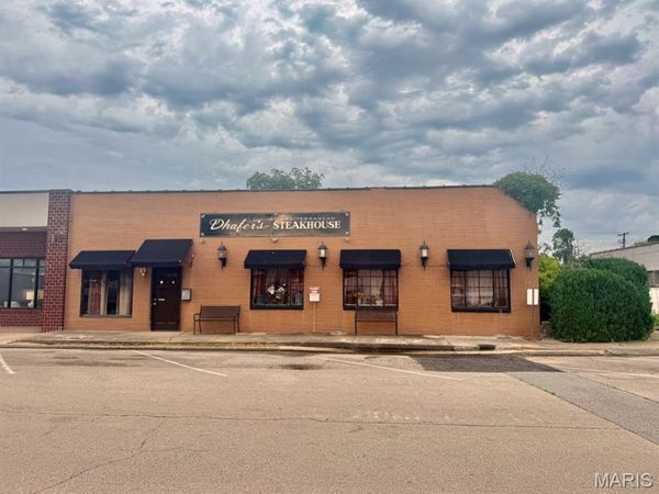 117 S Locust Street , Dexter, MO 63841