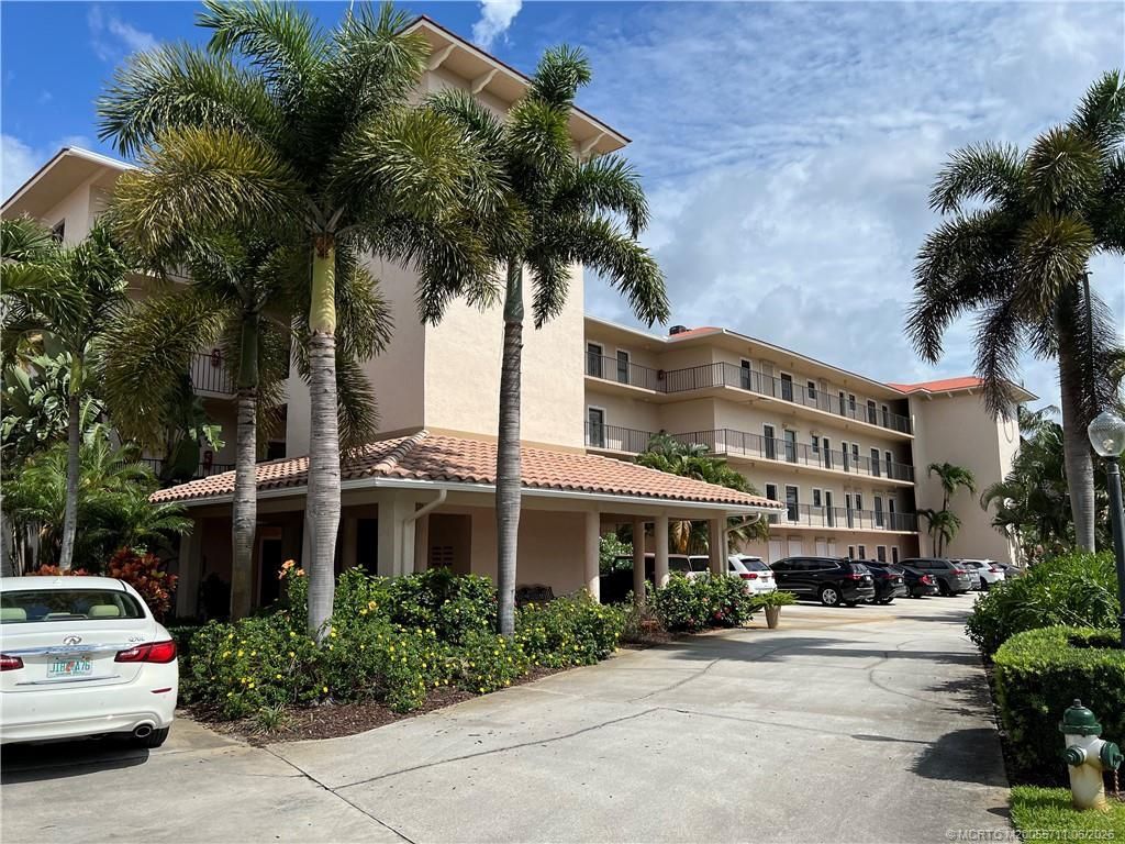 624 SW Saint Lucie Crescent, Unit 304, Stuart, FL 34994 Photo