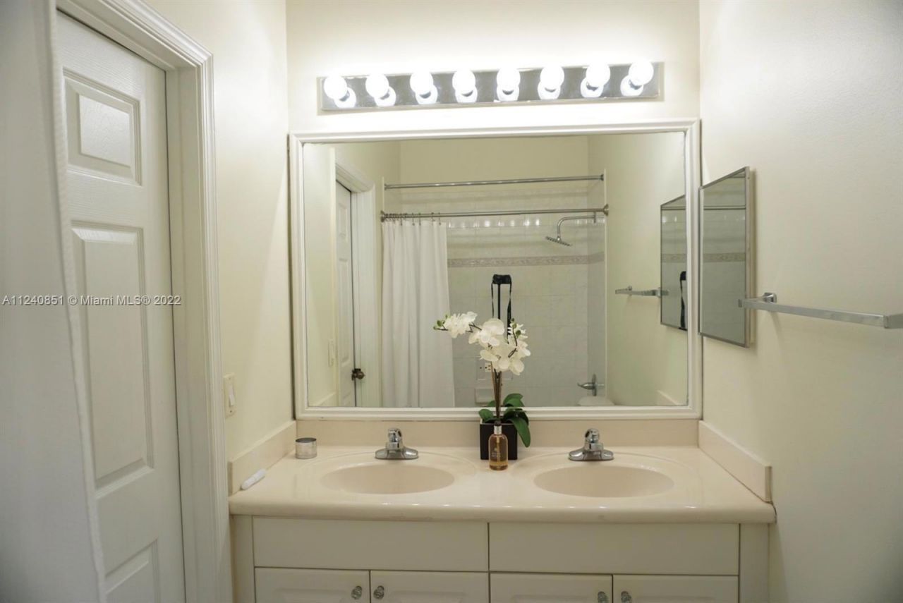 878 Lavender Circle, Unit 878, Weston, FL 33327 Photo