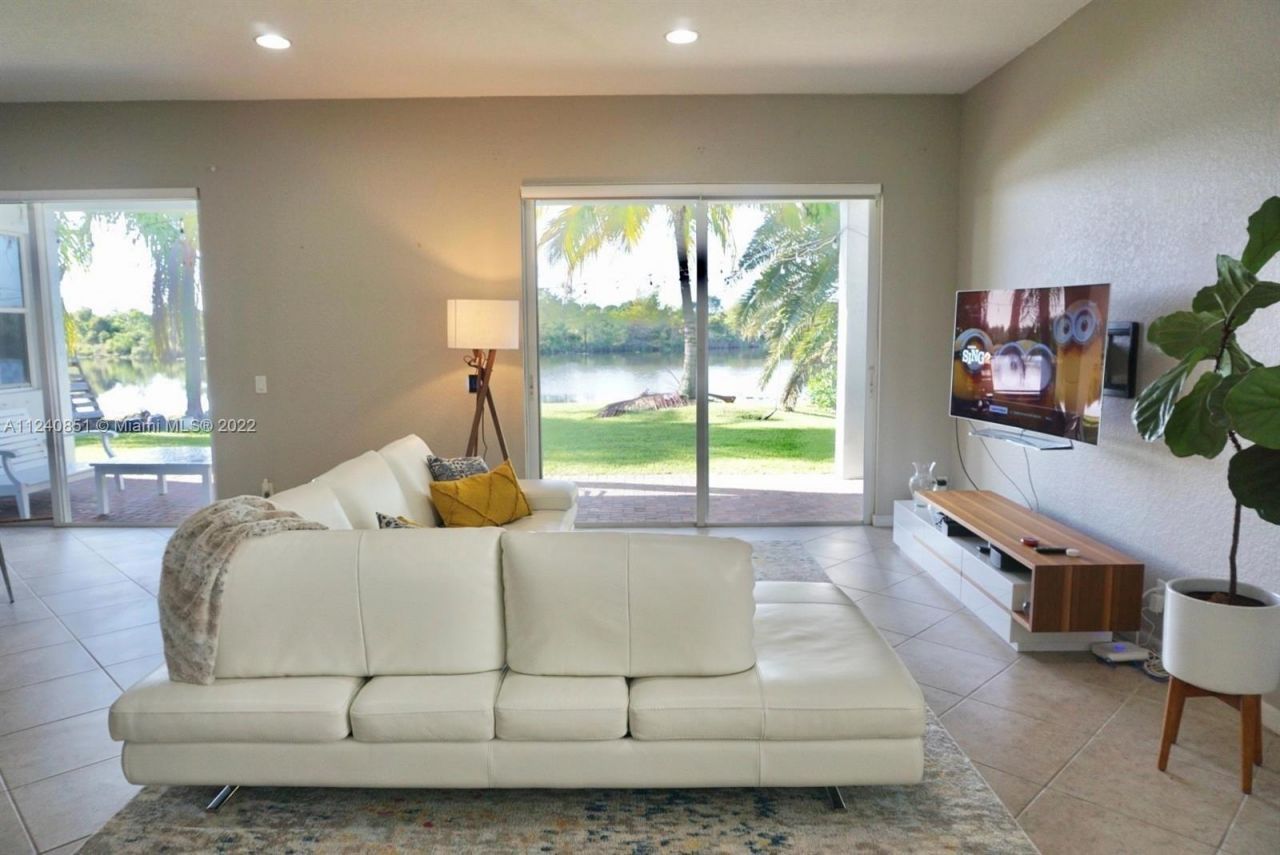 878 Lavender Circle, Unit 878, Weston, FL 33327 Photo