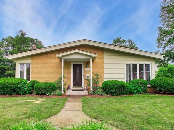 1501 E Fremont Street , Arlington Heights, IL 60004