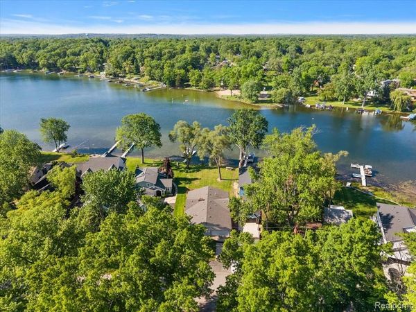 6930 Colony Drive, West Bloomfield Twp, MI 48323