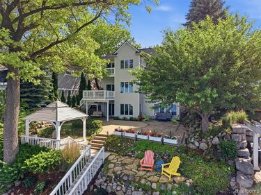 12224 Mantawauka Drive, Fenton Twp, MI 48430