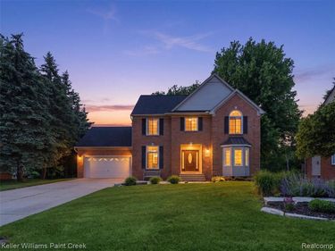 2842 Manorwood Drive, Troy, MI 48085