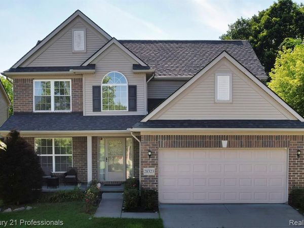 28323 Oakmonte Circle, Lyon Twp, MI 48165
