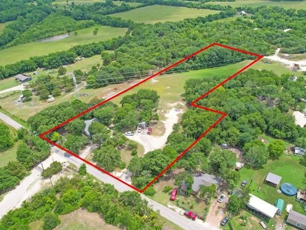 1250 Garrett Road , Whitewright, TX 75491