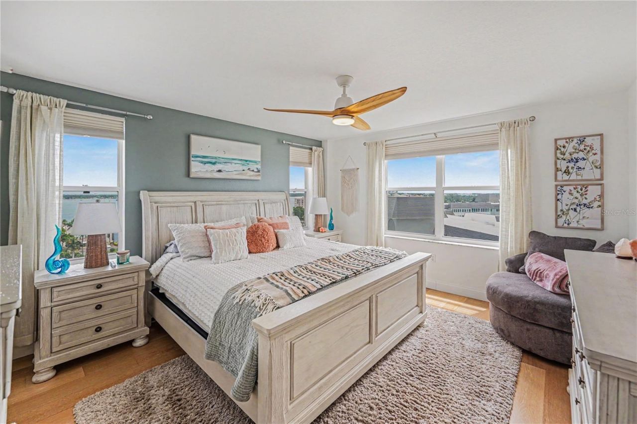 5200 Brittany Drive S, Unit 1301, Saint Petersburg, FL 33715 Photo