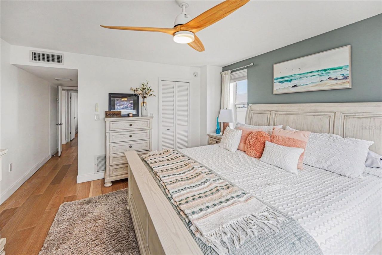 5200 Brittany Drive S, Unit 1301, Saint Petersburg, FL 33715 Photo