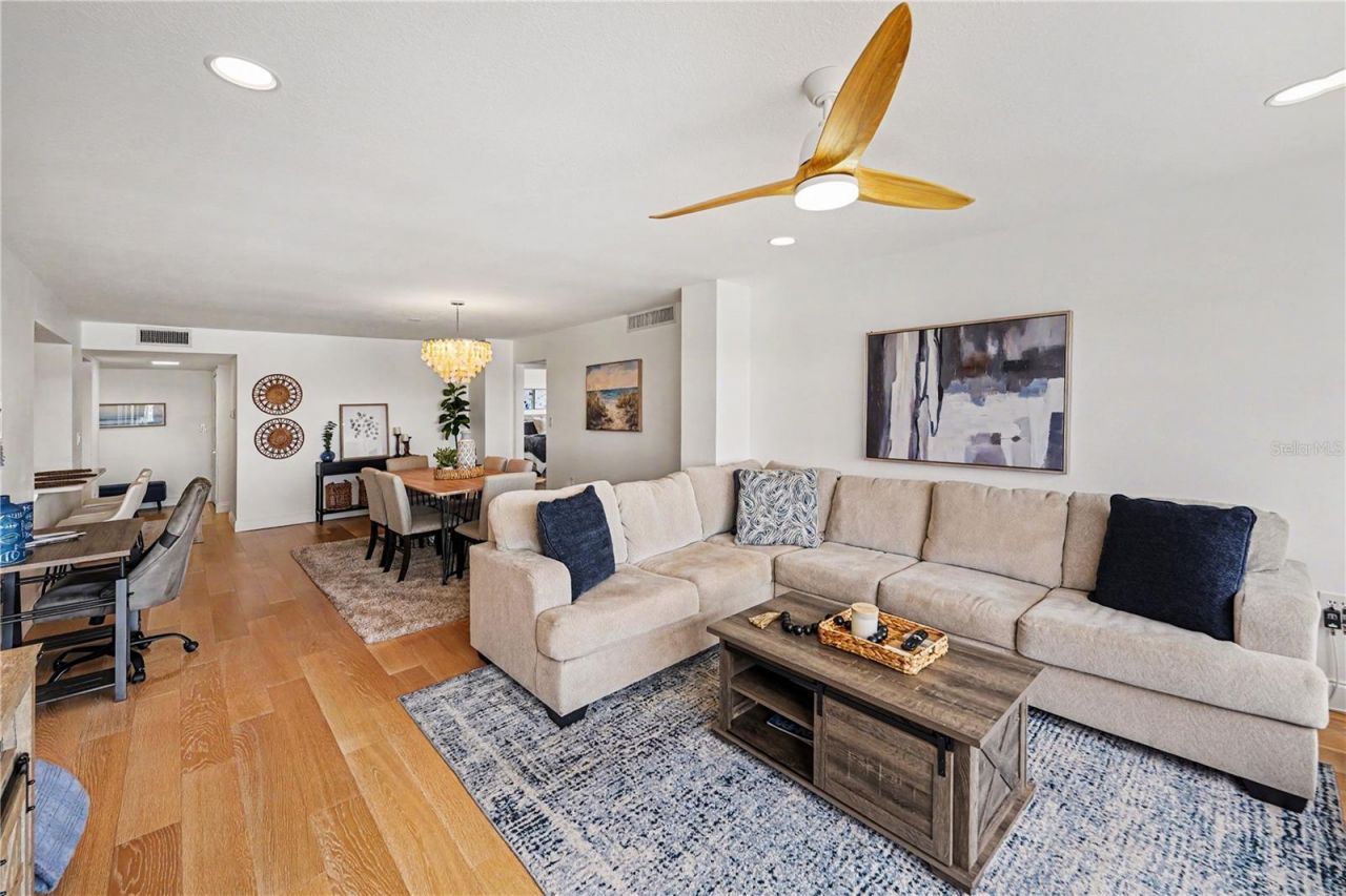 5200 Brittany Drive S, Unit 1301, Saint Petersburg, FL 33715 Photo