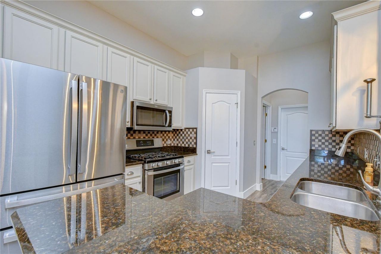 2804 Abbey Grove Drive, Valrico, FL 33594 Photo