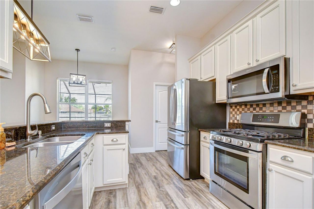 2804 Abbey Grove Drive, Valrico, FL 33594 Photo