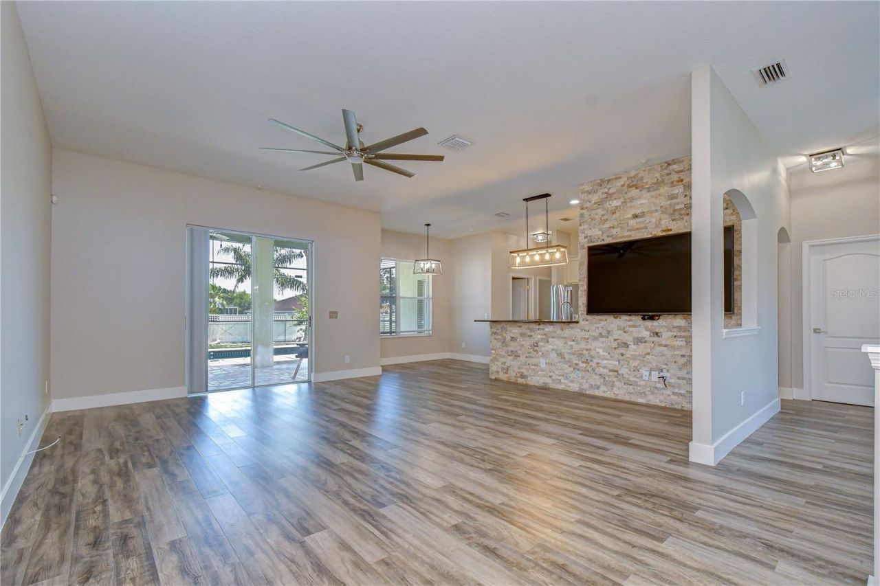 2804 Abbey Grove Drive, Valrico, FL 33594 Photo