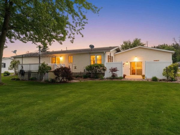 104 W BAEHR STREET, Cecil, WI 54111