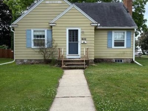 402 9th Street, Baraboo, WI 53913