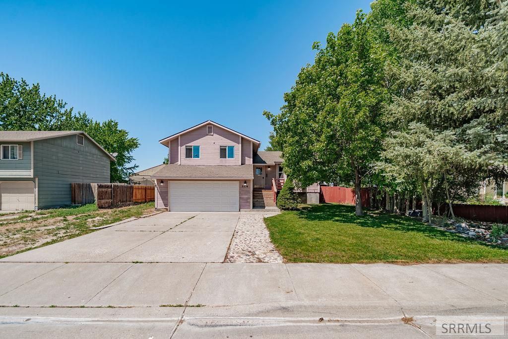 2234 Saddle Lane, Idaho Falls, ID 83402 Main Photo