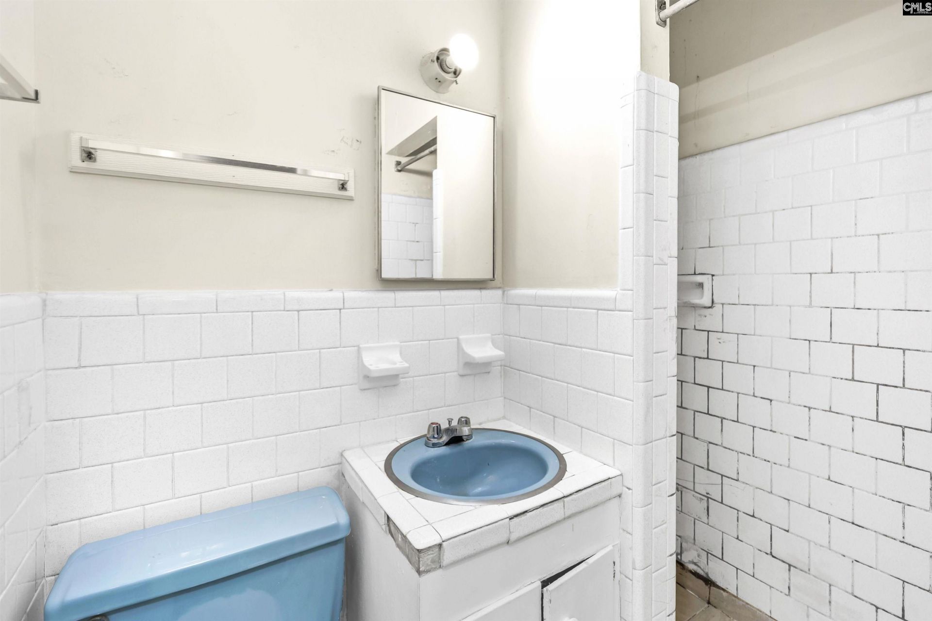 923 Huntington Avenue Photo 19