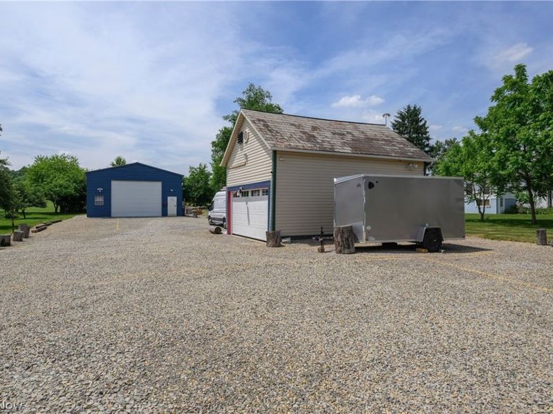 372 Park Avenue SW, Bolivar, OH 44612 Photo 3