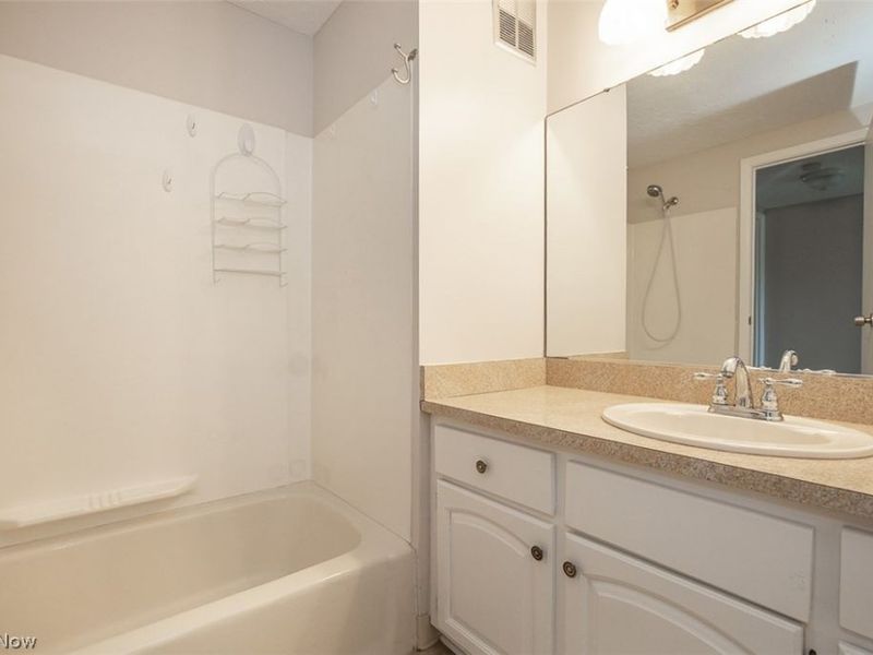 10429 N Church Drive, Unit 116, Parma Heights, OH 44130 Photo 15