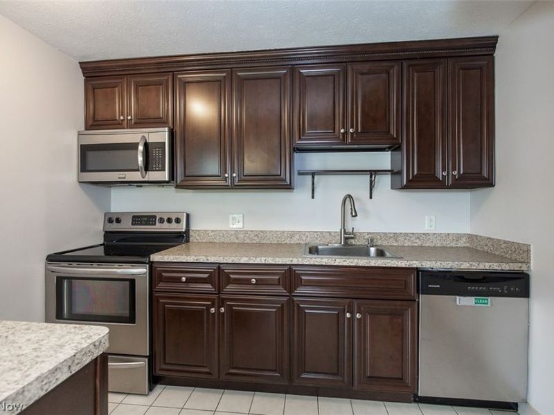 10429 N Church Drive, Unit 116, Parma Heights, OH 44130 Photo 8