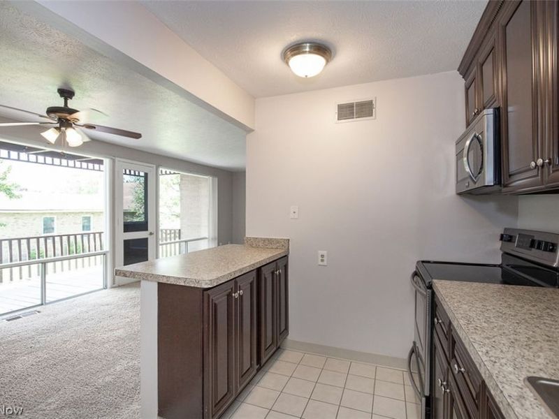 10429 N Church Drive, Unit 116, Parma Heights, OH 44130 Photo 9