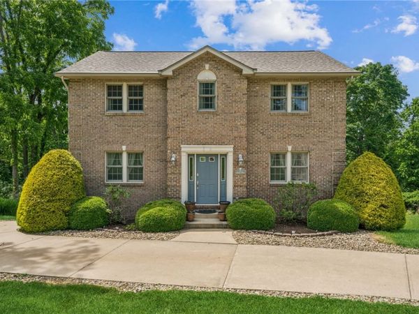 61 Greenhill Dr , Washington, PA 15301
