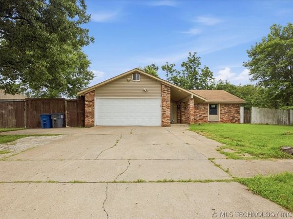 2865 S 137TH East Avenue, Tulsa, OK 74134