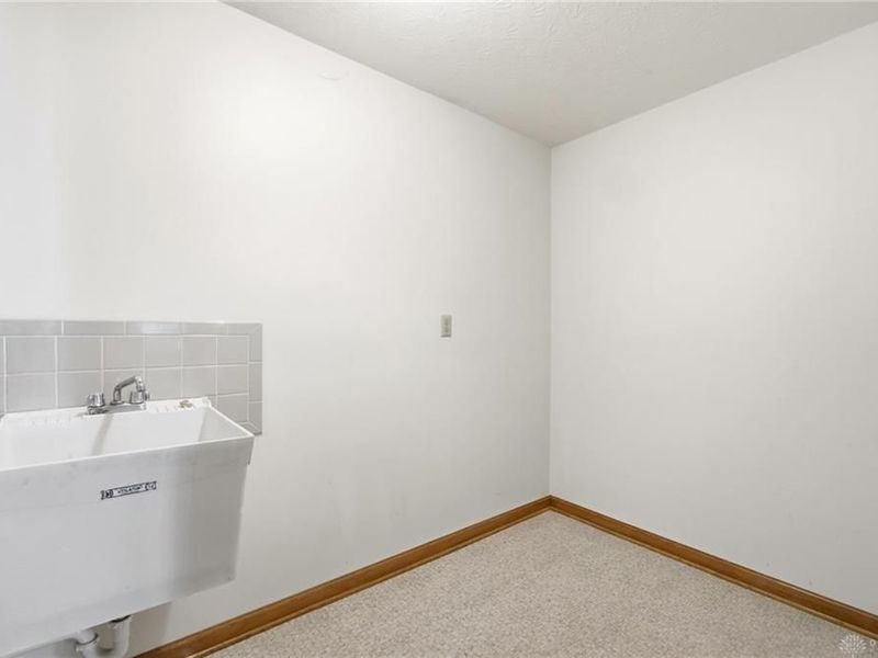 417 Kenec Drive, Middletown, OH 45042 Photo 10