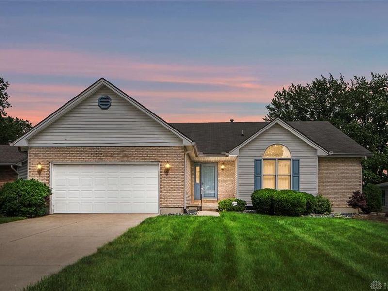 417 Kenec Drive, Middletown, OH 45042 Photo 2