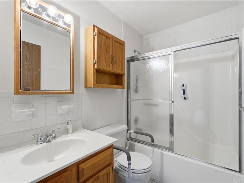 417 Kenec Drive, Middletown, OH 45042 Photo 36