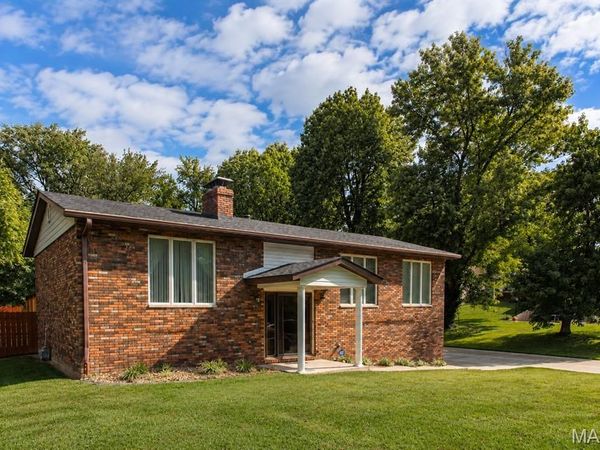 402 Camelot Drive , Collinsville, IL 62234