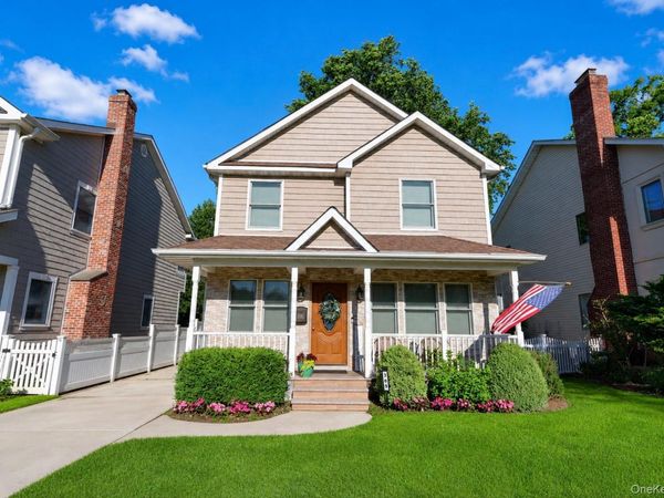 369 Euston Road S, Garden City, NY 11530