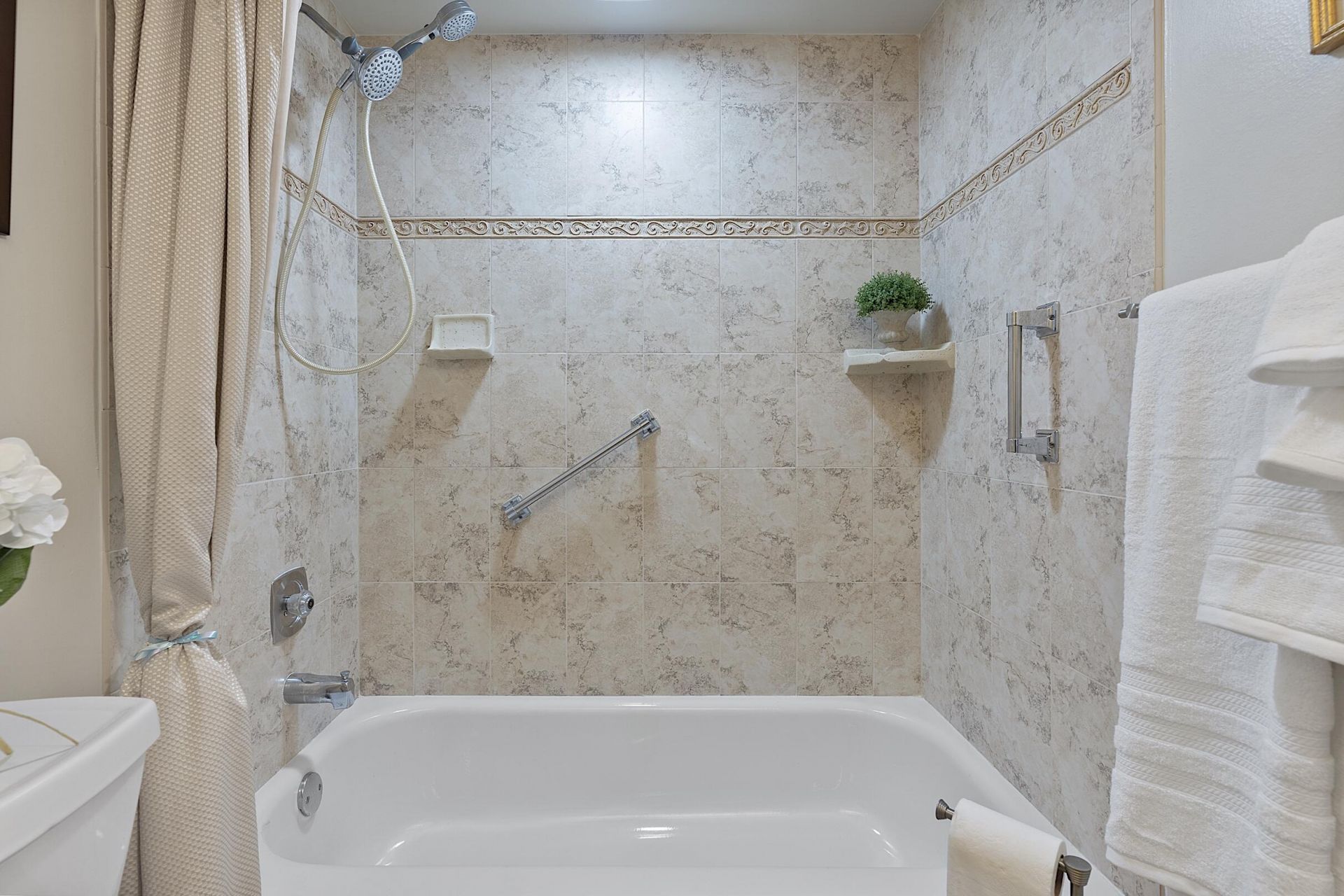 9370 Sunrise Lakes Boulevard, Unit 304, Sunrise, FL 33322 Photo
