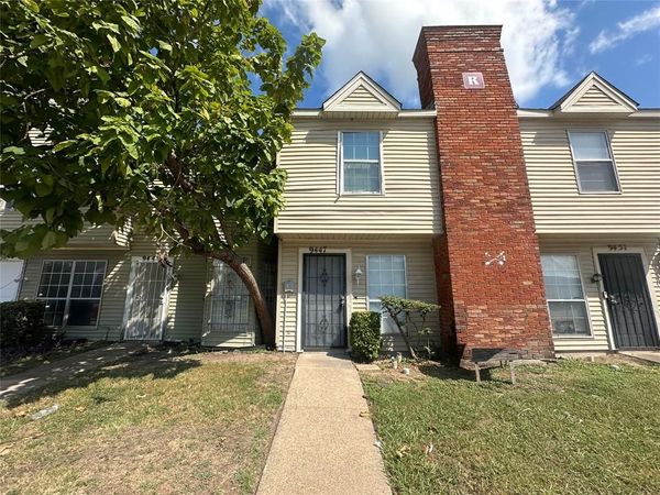 9447 Olde Towne Row , Dallas, TX 75227