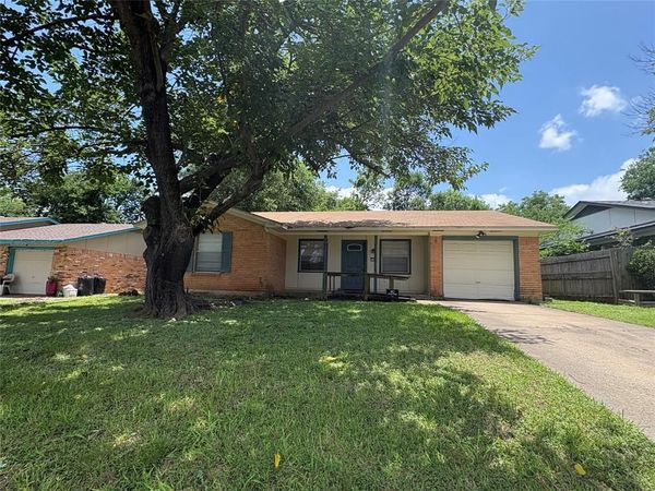 334 Linkwood Drive , Duncanville, TX 75137