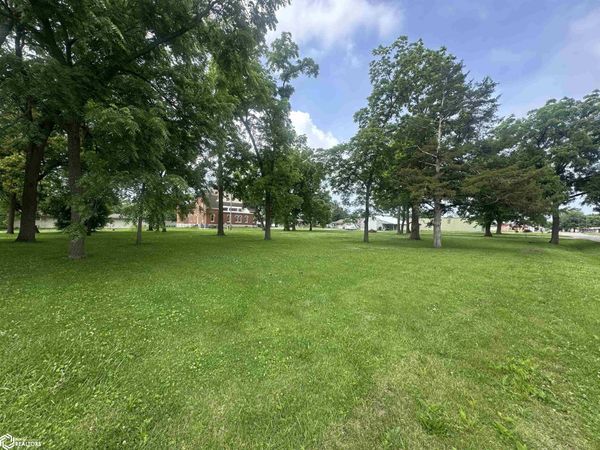 202 E 5Th Street, Moulton, IA 52572