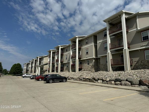 4600 S WASHINGTON Street, Unit 316, Grand Forks, ND 58201