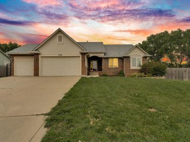 2206 E Myrtlewood, Derby, KS 67037