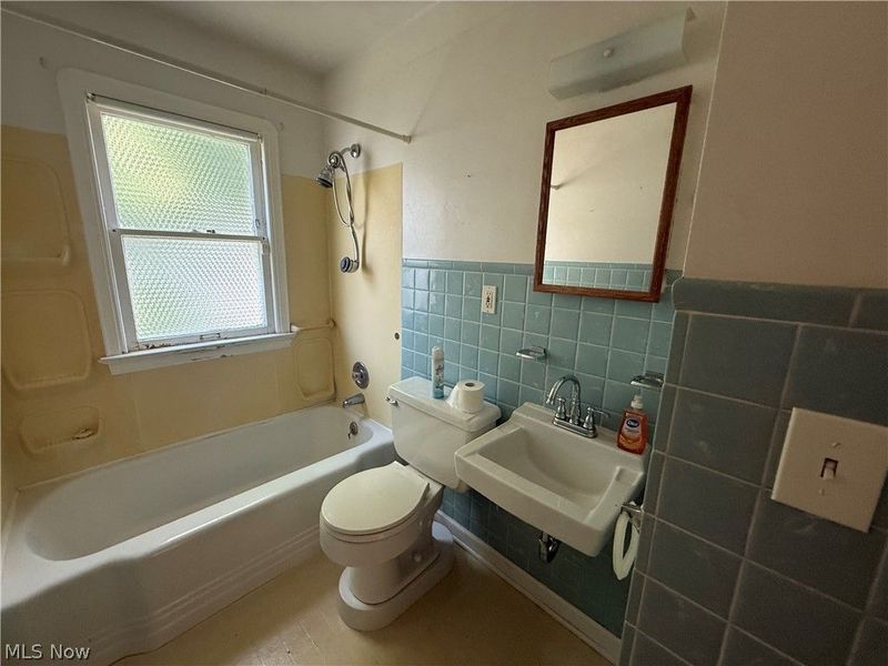 12000 Wayland Avenue , Cleveland, OH 44111 Photo 16