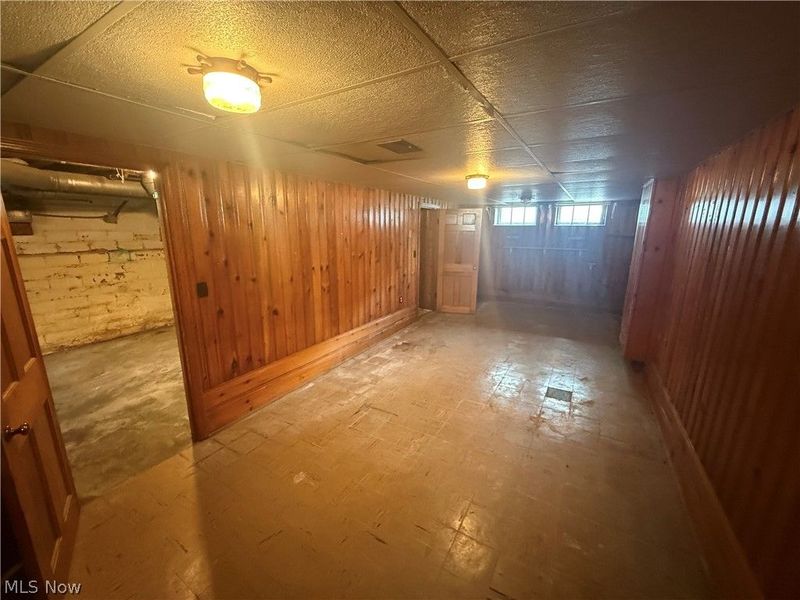 12000 Wayland Avenue , Cleveland, OH 44111 Photo 22