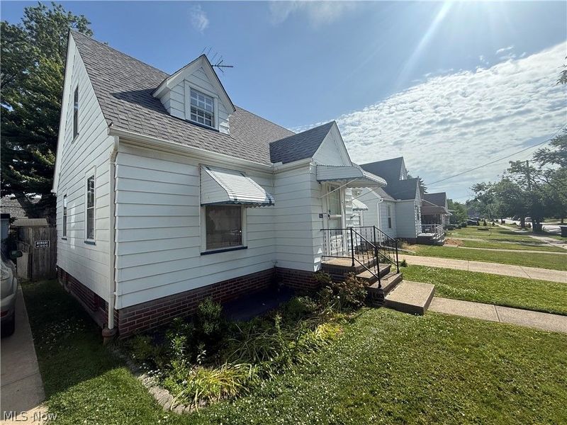 12000 Wayland Avenue , Cleveland, OH 44111 Photo 3