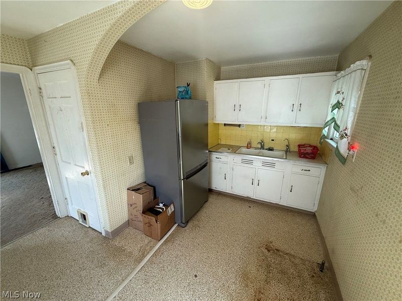 12000 Wayland Avenue , Cleveland, OH 44111 Photo 9