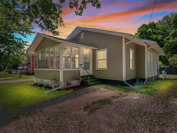 512 S Market Street, Hudson, MI 49247