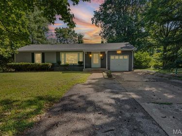 7019 W B Street, Belleville, IL 62223